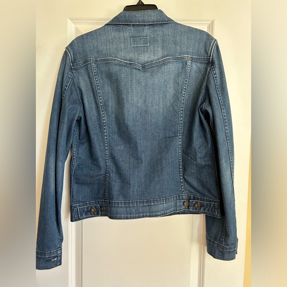 Womens Levis jean jacket. Size Large excellent condition - Picture 2 of 2